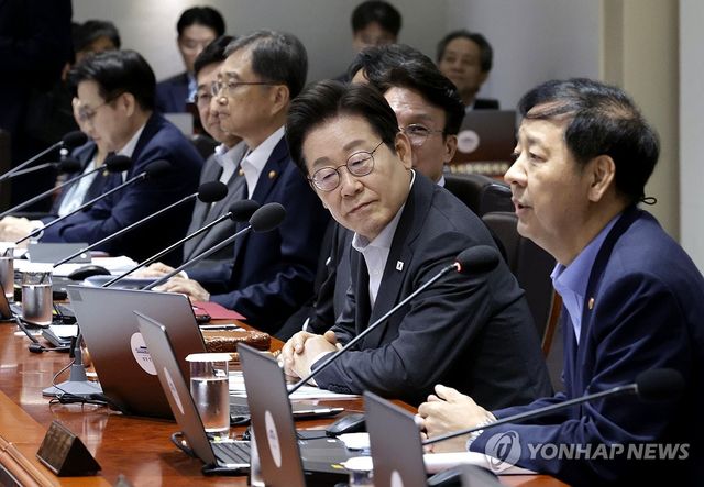 이재명 대통령, 신임 국무위원과 함께