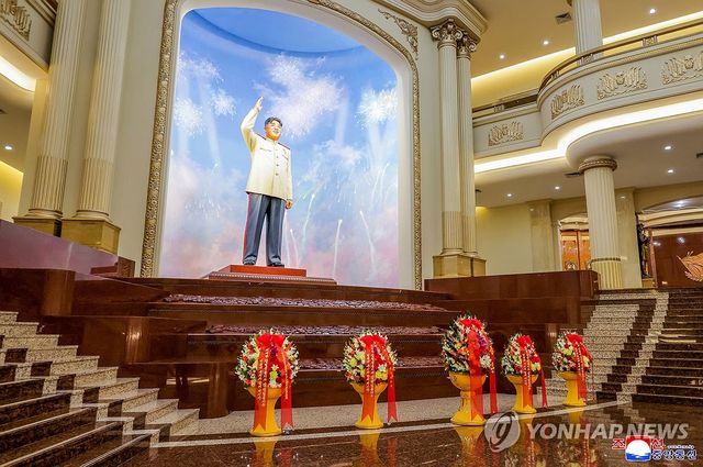 북한 김정은, '전승절' 72주년에 전승기념관 방문