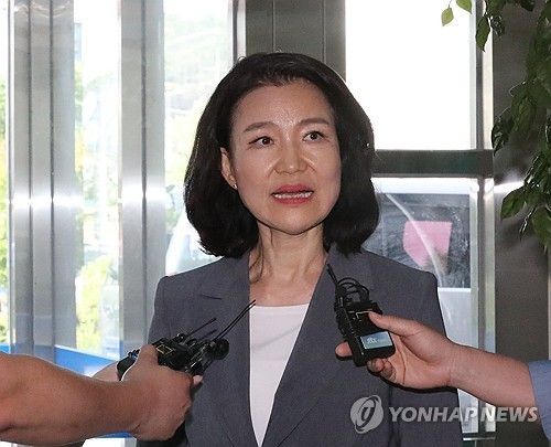 경찰 출석한 이진숙 방통위원장