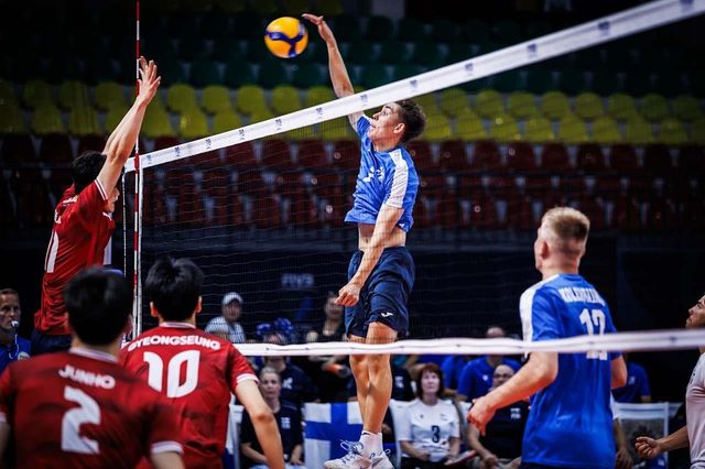 핀란드의 공격을 막는 한국 U-19 남자배구 대표팀 