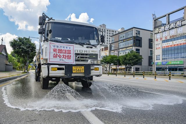 주요 도로변 살수차 운행