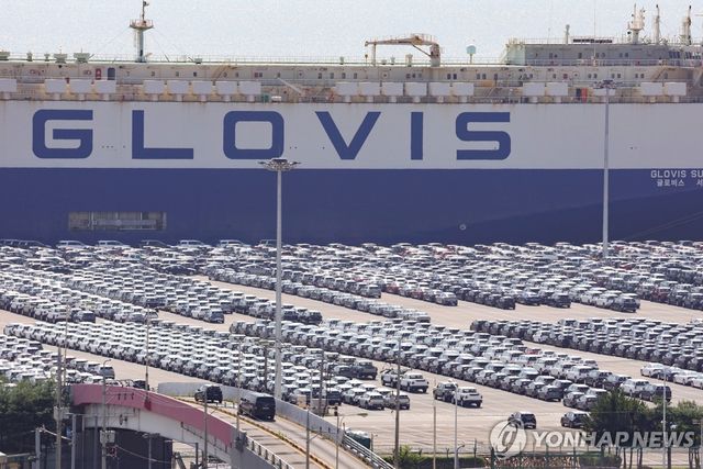 수출 대기 중인 자동차