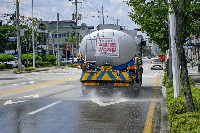 주요 도로변 살수차 운행