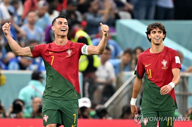 포르투갈 대표팀의 호날두(왼쪽)와 펠릭스