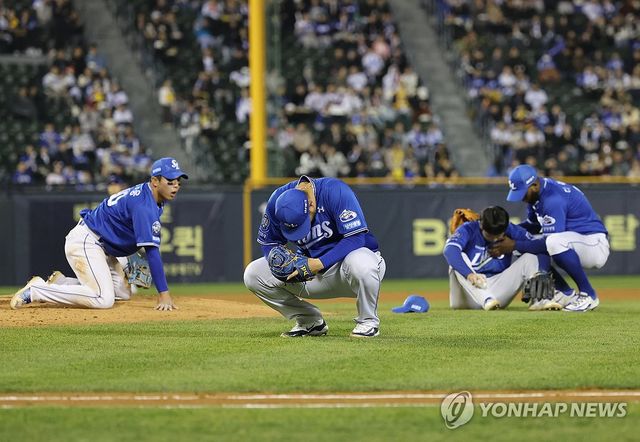 삼성 선수들의 경기 모습. 