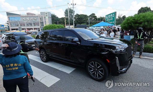 훈련소 들어가는 차은우 차량