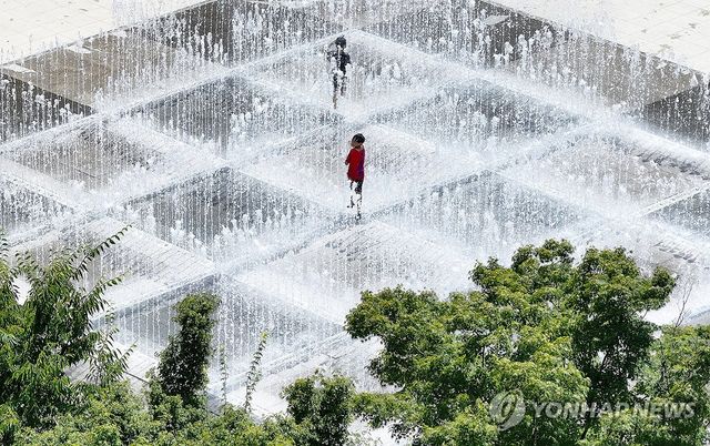 물놀이로 이겨내는 폭염
