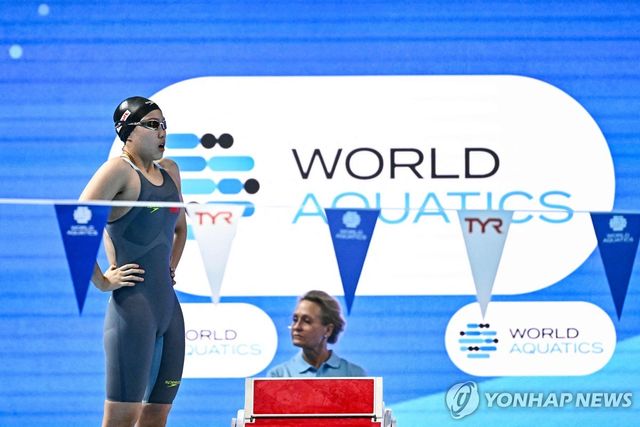 세계수영선수권대회에 출전한 중국의 12세 소녀 위쯔디. 