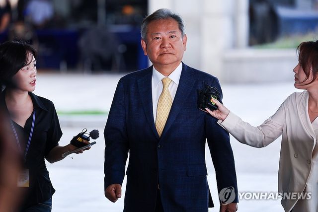 특검 조사 출석 위해 고검 향하는 이상민 전 장관