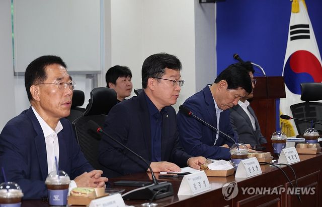 발언하는 안호영 국회 환경노동위원장