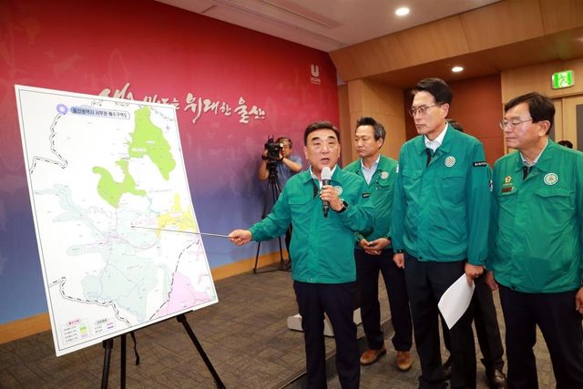 기자회견하는 김두겸 울산시장