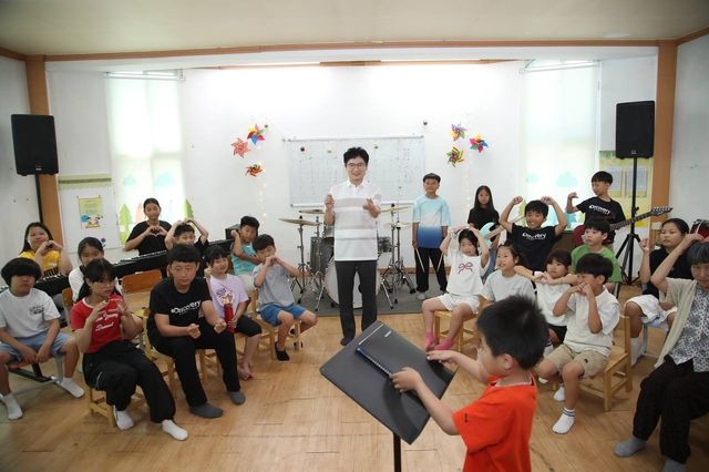 청풍초 학생들이 만드는 영화 '할머니와 나와 민들레' 촬영 장면