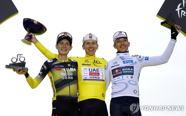 시상대에 선 선수들. 왼쪽부터 빙에고르, 포가차르, 리포비츠