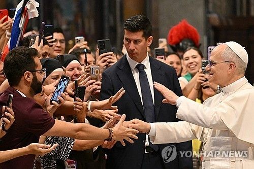 29일(현지시간) 디지털 선교사 및 인플루언서들 만난 레오 14세