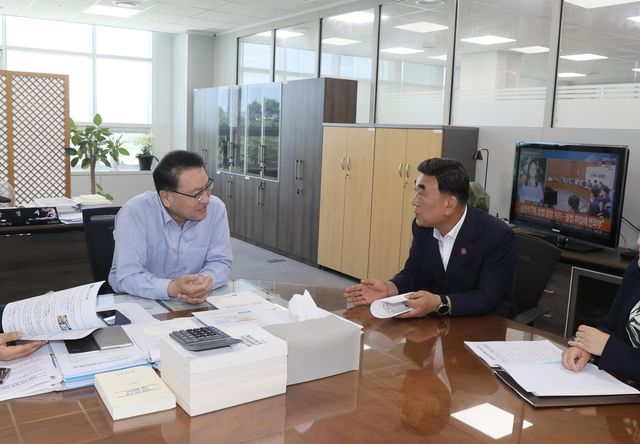 국가예산 반영 건의하는 김두겸 울산시장