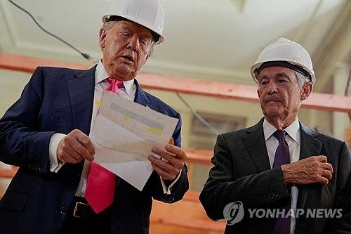 도널드 트럼프 미국 대통령과 제롬 파월 연준 의장