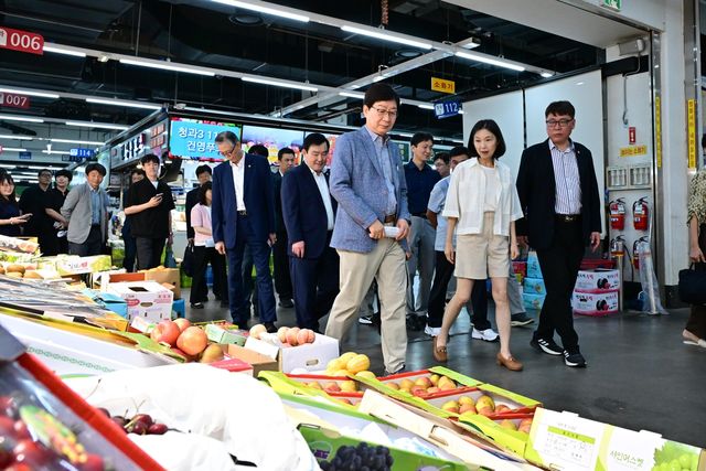 최호정 서울시의장, 가락시장서 농산물 물가 급등 점검