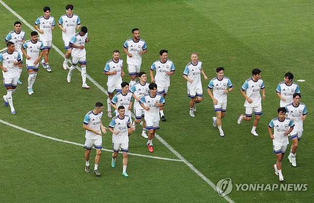 뉴캐슬 유나이티드전 앞두고 훈련하는 선수들