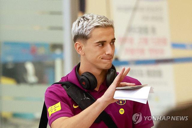 한국 찾은 바르셀로나 가비