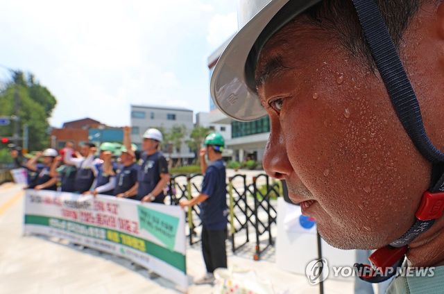 '폭염, 멈추지 않는 땀'