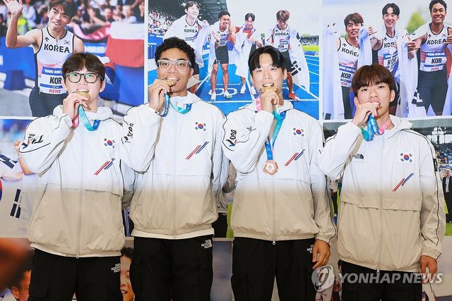 금메달 딴 하계U대회 육상 남자 계주 400m 대표팀