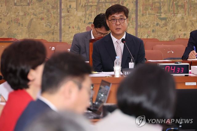 답변하는 최휘영 문체부 장관 후보자