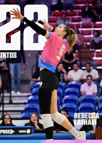 메츠 선수 시절 스파이크하는 레베카