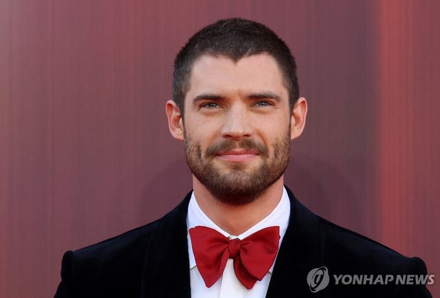 배우 데이비드 코렌스웻