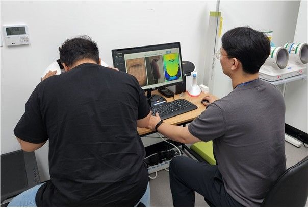 설진 데이터 측정하는 한의학연 연구팀 