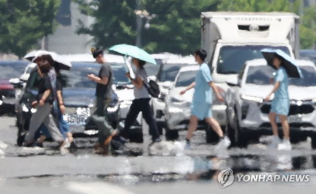 '서 있기만 해도 땀이 줄줄'…연일 이어지는 폭염
