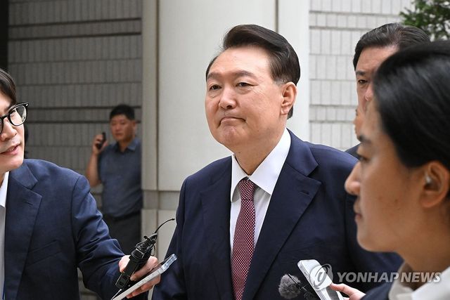 '묵묵부답'…尹, '내란 우두머리 혐의' 9차 공판 출석