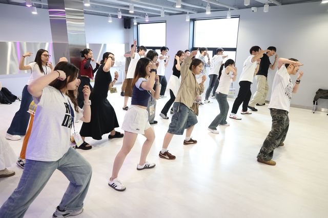 무더위 속 케이팝 댄스 체험