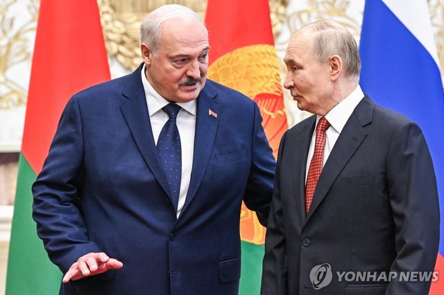 루카셴코 벨라루스 대통령(왼쪽)과 푸틴 러시아 대통령