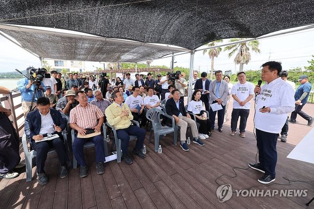 신양섭지해수욕장 찾은 조승래 대변인