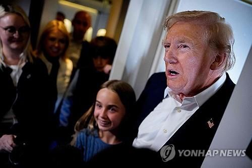 29일 에어포스원에서 발언하는 트럼프 대통령