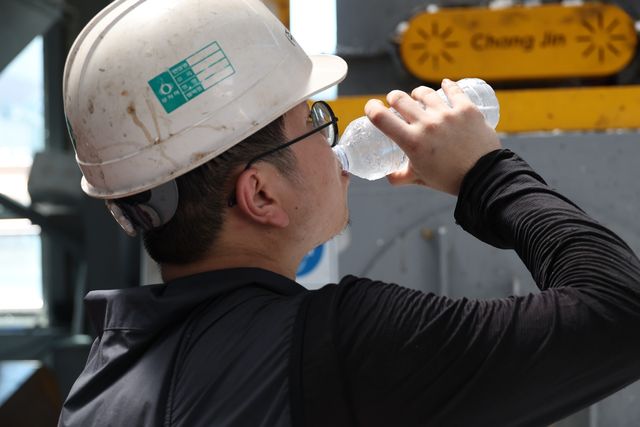 냉수 마시며 휴식