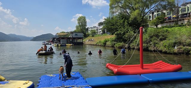 레저업체 바지선 주변 수색