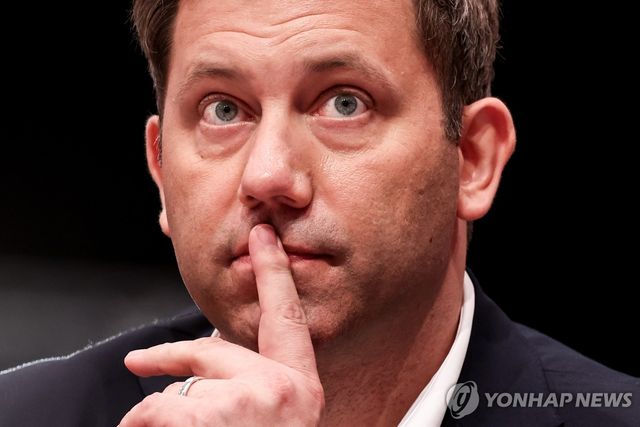 라르스 클링바일 재무장관