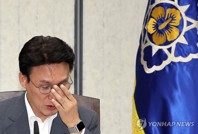 김민석 총리, '잠시 생각 중'