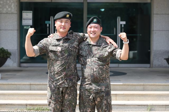 가족과 수영장 놀러 가 응급환자 구조한 장병들