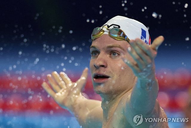 개인혼영 200ｍ 세계 기록을 수립한 레옹 마르샹