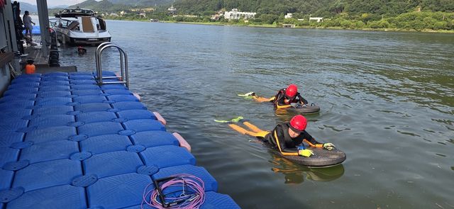 레저업체 바지선 주변 수색
