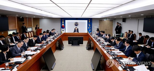 이재명 대통령, 비상경제점검 TF 회의 주재