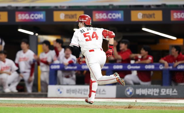 최지훈, 6시즌 연속 100안타