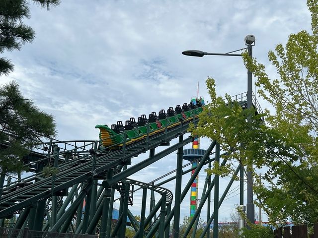 멈춰 선 레고랜드 놀이기구