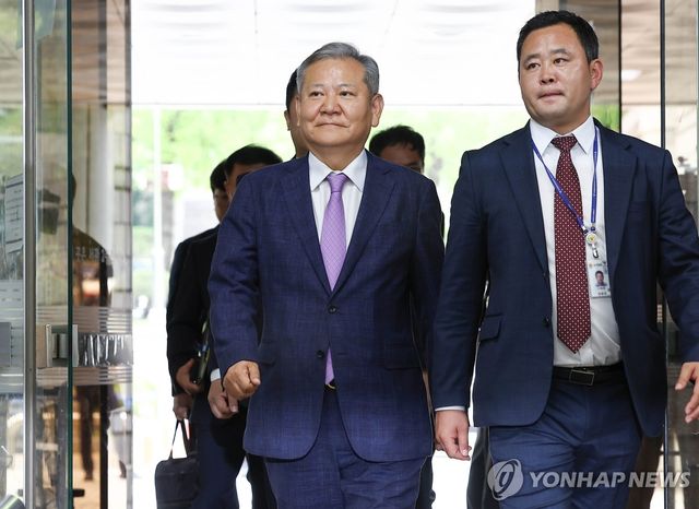 중앙지법 향하는 이상민 전 장관