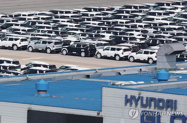 수출 대기 중인 자동차