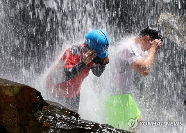'불볕더위 잊었어요'