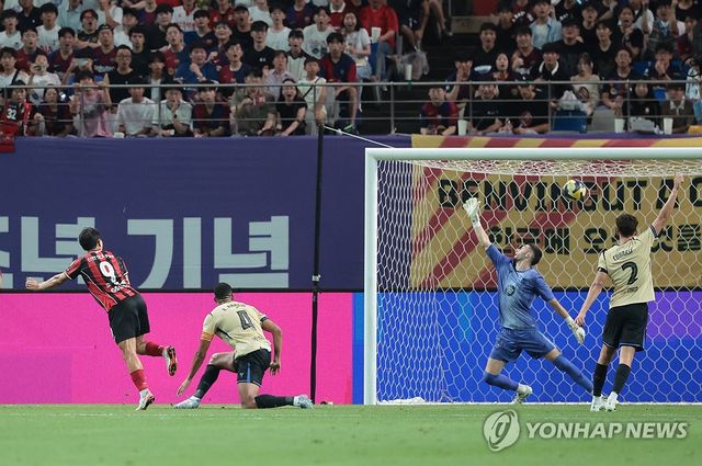 팀 첫번째 골 넣는 조영욱