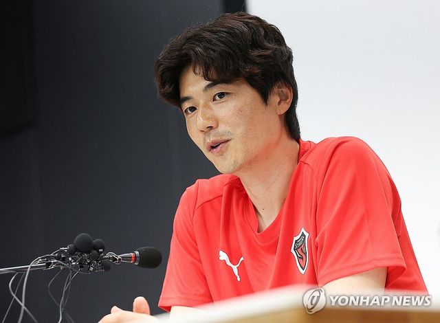 포항서 입단 소감 밝히는 기성용